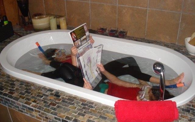 Our winners, Johanne and Beulah